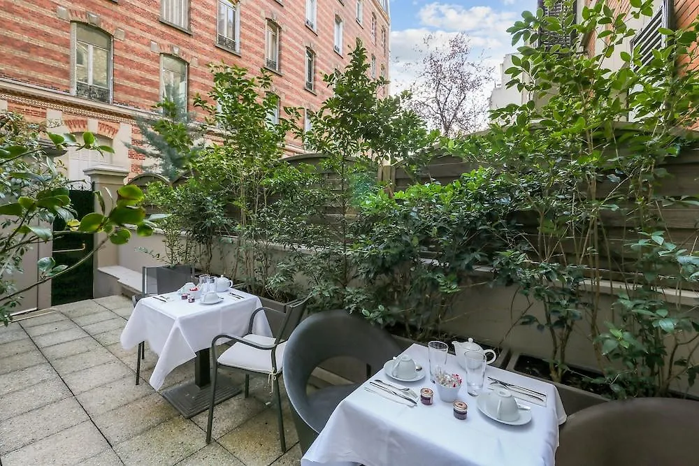 Hotel Toujours & Parijs
