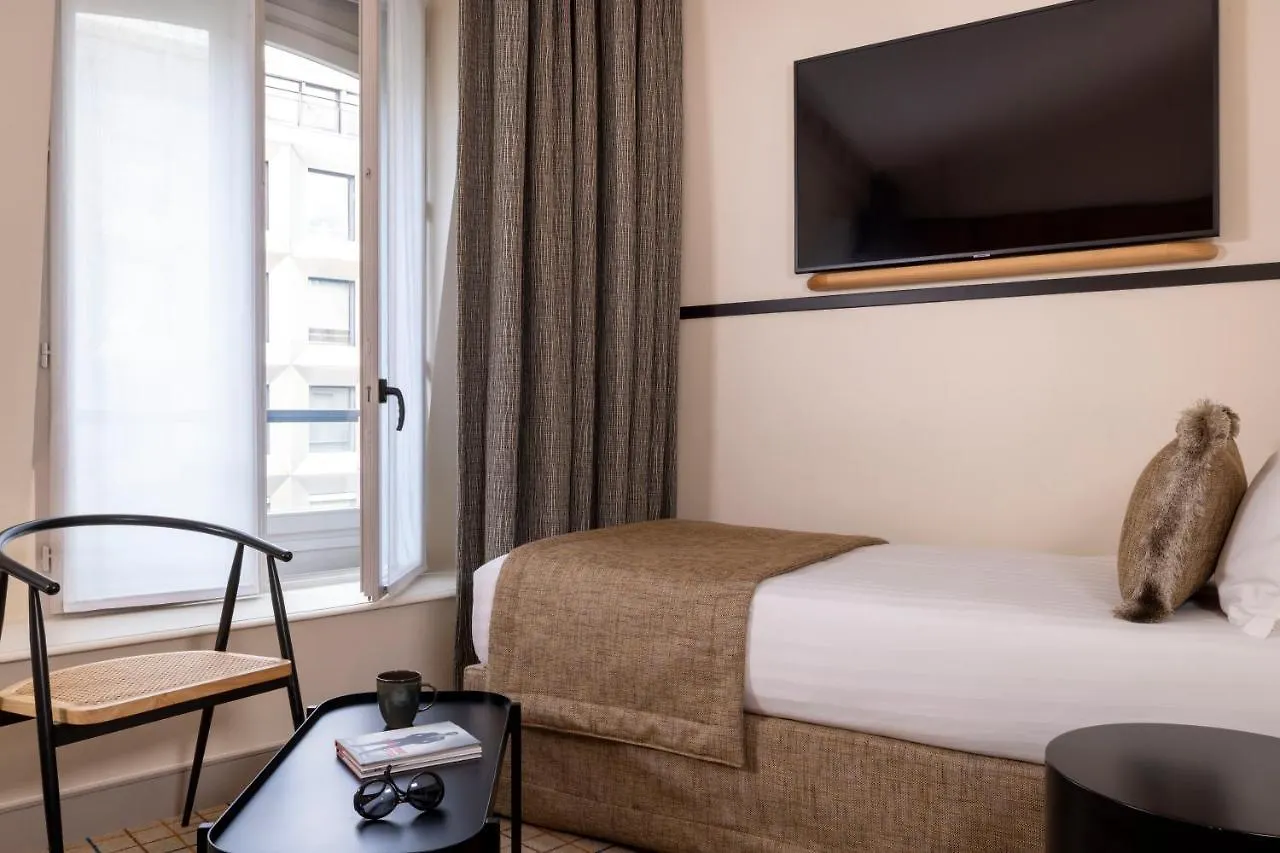 Toujours & Hotel Parijs