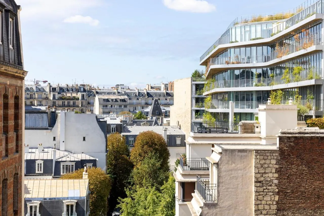 Toujours & Hotel Parijs