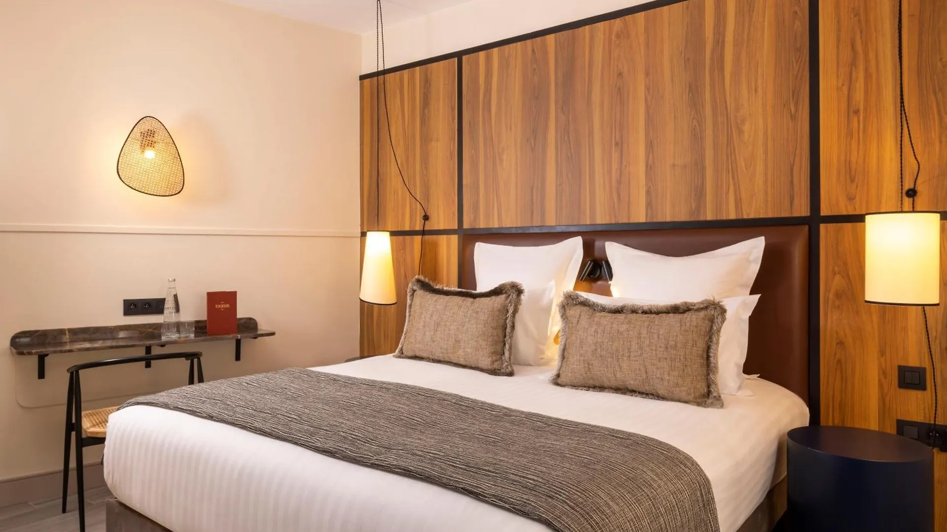 Hotel Toujours &