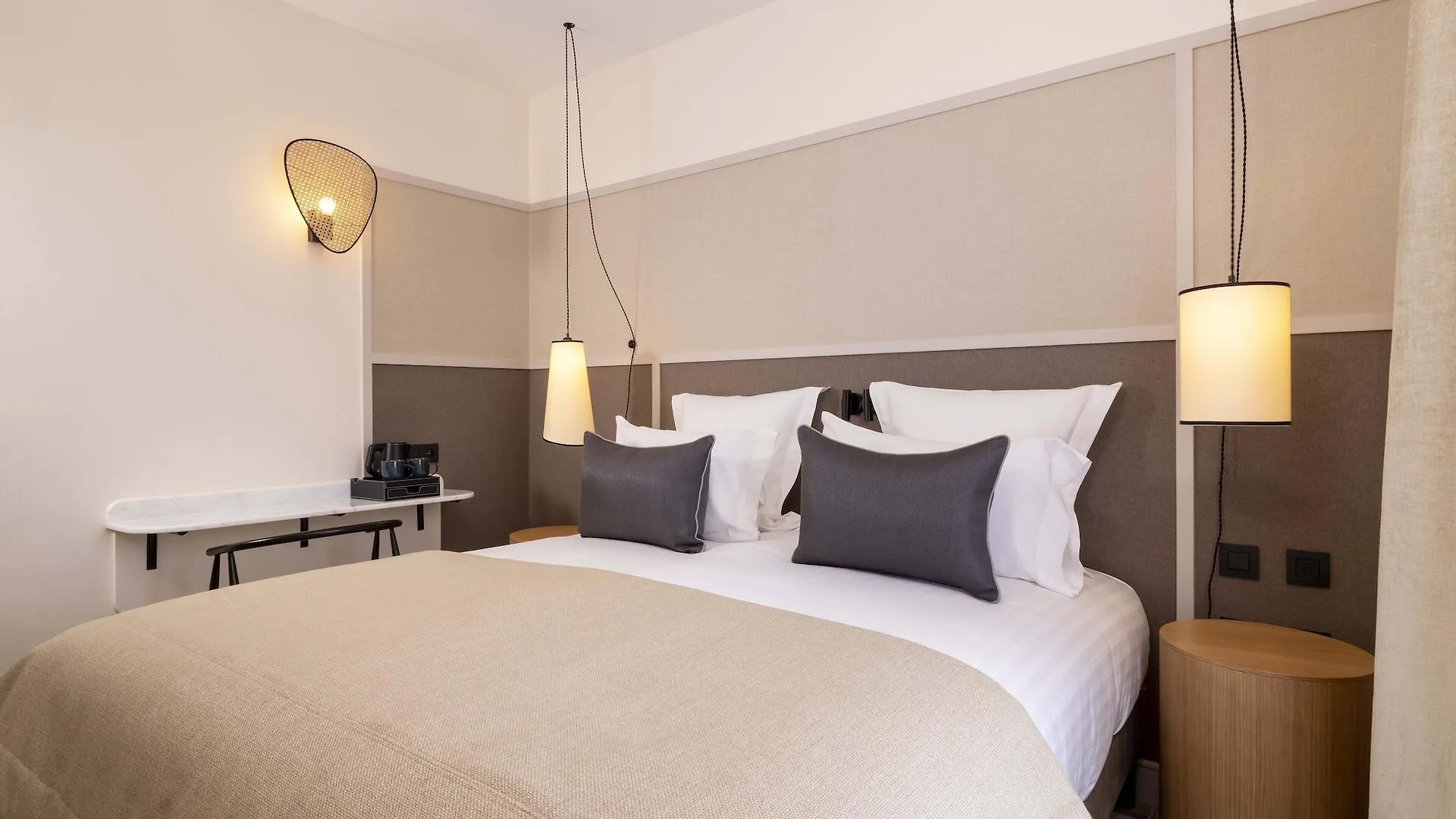 Toujours & Hotel 4*