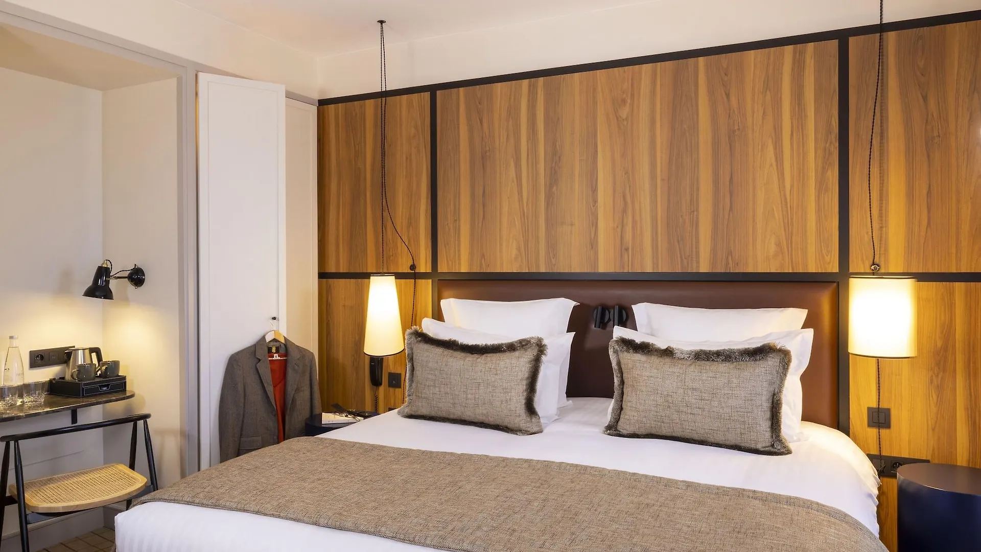 Hotel Toujours & 4*